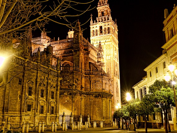 Siviglia, le sue chiese, i suoi giardini, le sue vie…