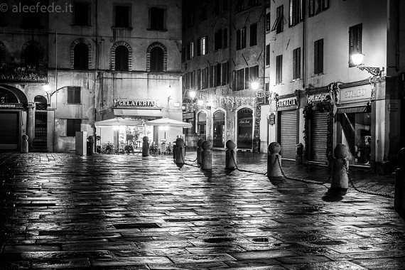 Lucca by night sotto le feste